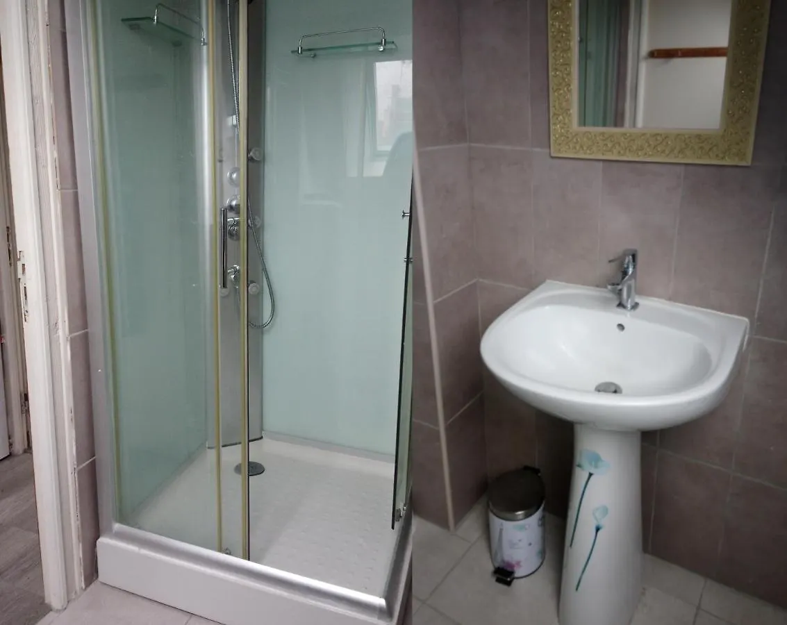 Chambre Au Calme Et Simple, Cuisine A Dispo Saint-Pol-de-Leon Homestay